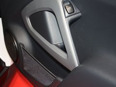 2012款 1.0L AMT 硬顶标准版