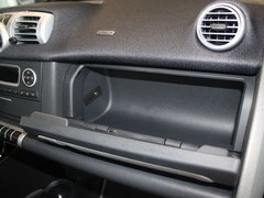 2012款 1.0L AMT 硬顶标准版
