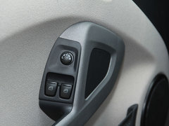 2012款 1.0L AMT 硬頂激情版