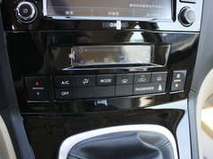 2012款 2.4L 手动 两驱精英型 5座