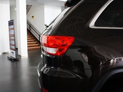 2012款 5.7L 自动 旗舰尊崇版 5座
