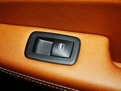2012款 5.7L 自动 旗舰尊崇版 5座