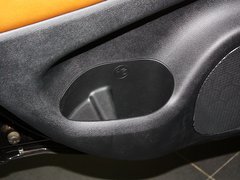 2012款 5.7L 自动 旗舰尊崇版 5座