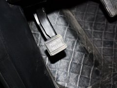 2012款 5.7L 自动 旗舰尊崇版 5座