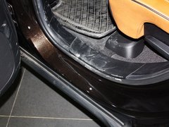2012款 5.7L 自动 旗舰尊崇版 5座