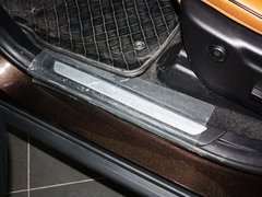 2012款 5.7L 自动 旗舰尊崇版 5座