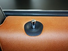 2012款 5.7L 自动 旗舰尊崇版 5座