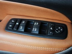 2012款 3.6L 自动 旗舰尊崇版 5座