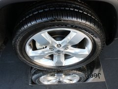 2012款 3.6L 自动 旗舰尊崇版 5座