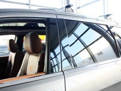 2012款 3.6L 自动 旗舰尊崇版 5座
