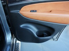 2012款 3.6L 自动 旗舰尊崇版 5座