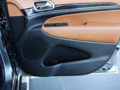 2012款 3.6L 自动 旗舰尊崇版 5座