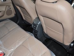 2012款 1.6T 自动 雅致版
