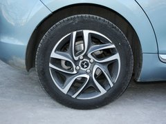 2012款 1.6T 自动 尊享版 5座