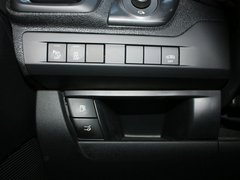 2012款 1.6T 自动 尊享版 5座
