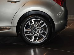 2012款 1.6T 自动 尊享版 5座