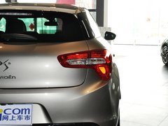 2012款 1.6T 自动 尊享版 5座