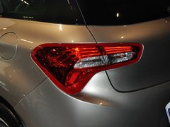 2012款 1.6T 自动 尊享版 5座