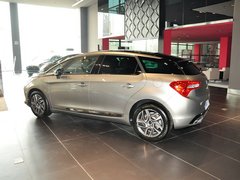 2012款 1.6T 自动 尊享版 5座