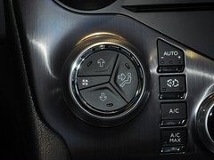 2012款 1.6T 自动 尊享版 5座