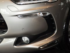 2012款 1.6T 自动 尊享版 5座