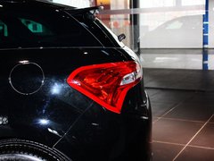 2012款 1.6T 自动 尊享版 5座