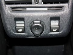 2012款 1.6T 自动 尊享版 5座