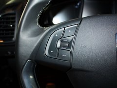 2012款 1.6T 自动 尊享版 5座