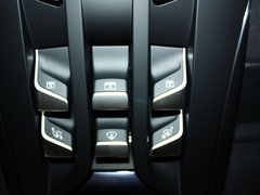 2012款 1.6T 自动 尊享版 5座