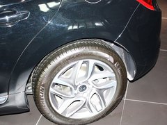 2012款 1.6T 自动 尊享版 5座