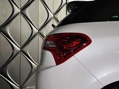 2012款 1.6T 自动 尊享版 5座