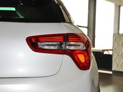 2012款 1.6T 自动 尊享版 5座
