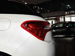 2012款 1.6T 自动 尊享版 5座