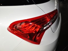 2012款 1.6T 自动 尊享版 5座