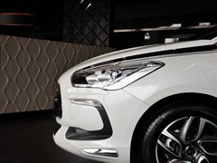 2012款 1.6T 自动 尊享版 5座
