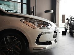 2012款 1.6T 自动 尊享版 5座