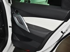 2012款 1.6T 自动 尊享版 5座