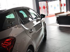 2012款 1.6T 自动 尊享版 5座
