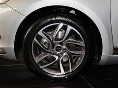 2012款 1.6T 自动 尊享版 5座