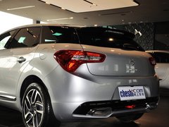 2012款 1.6T 自动 尊享版 5座