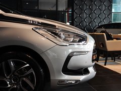 2012款 1.6T 自动 尊享版 5座