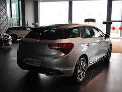 2012款 1.6T 自动 尊享版 5座