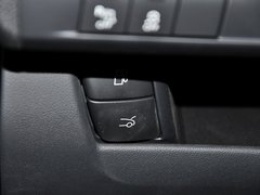 2012款 1.6T 自动 尊享版 5座
