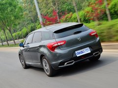 2012款 1.6T 自动 尊享版 5座