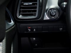 2012款 1.6T 自动 尊享版 5座
