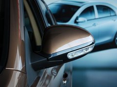 2012款 2.0L 手动 行政版 5座