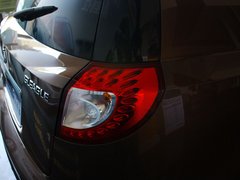 2012款 2.0L 手动 行政版 5座