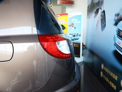 2012款 2.0L 手动 行政版 5座