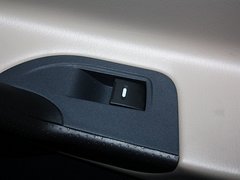 2012款 2.0L 手动 行政版 5座