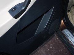 2012款 2.0L 手动 行政版 5座